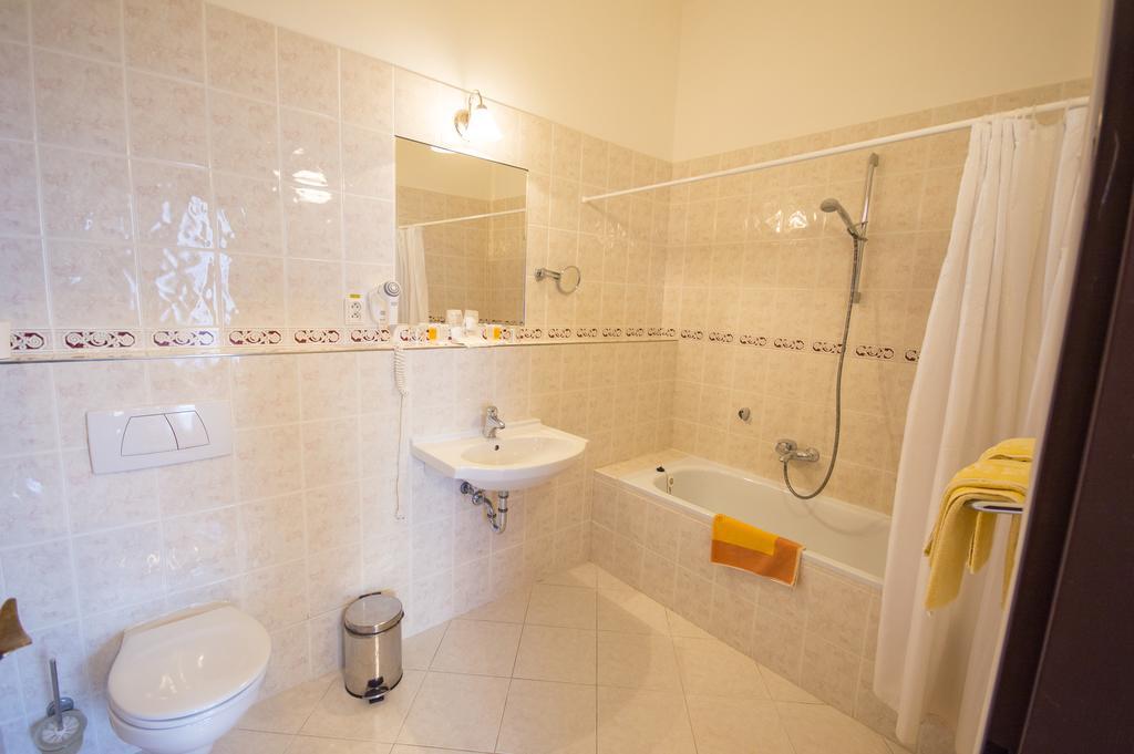 Grandhotel Garni Hotel 4*